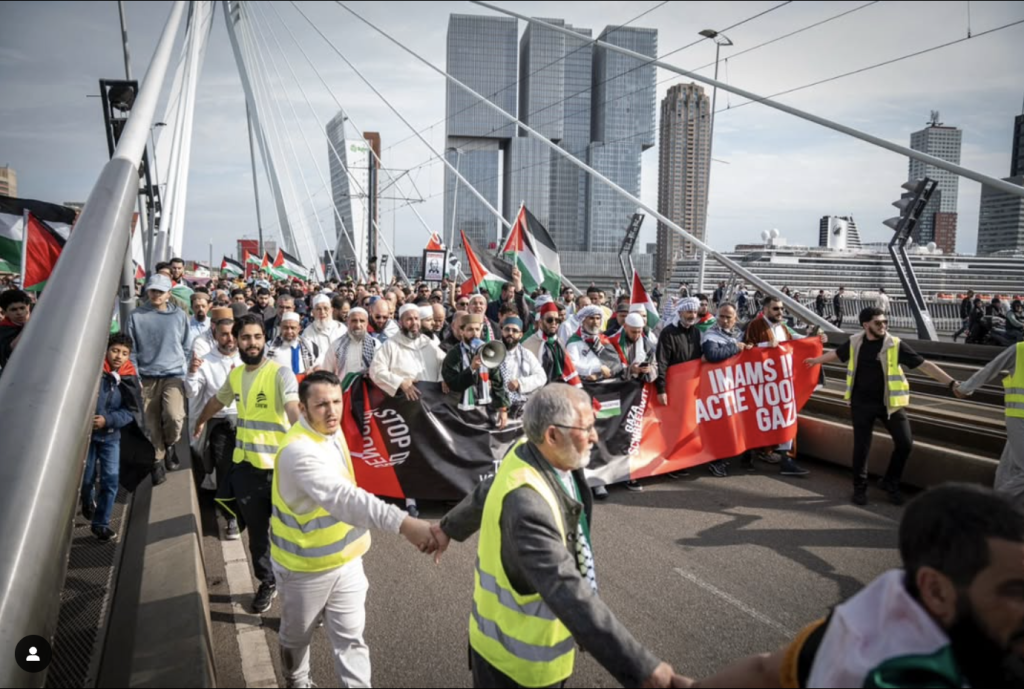 Imams demonstratie R’dam doen aangifte tegen Joods.nl en advocaat Knoester