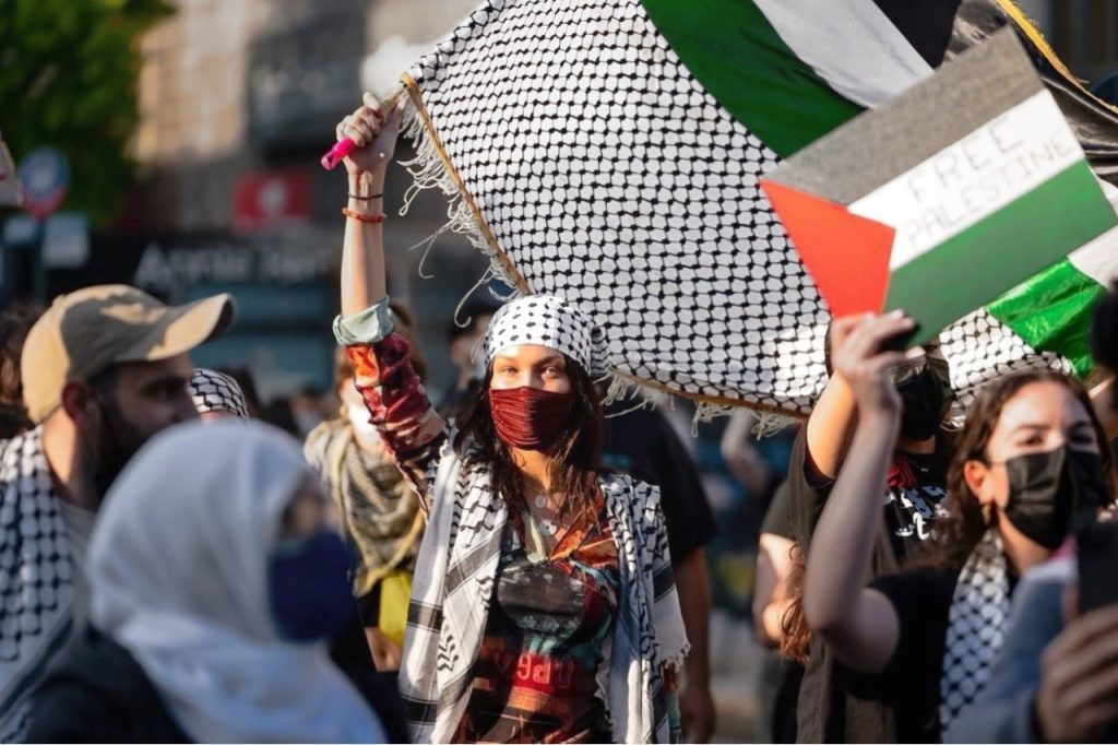 Palestijns-Amerikaans model haalt uit naar zionistische minister