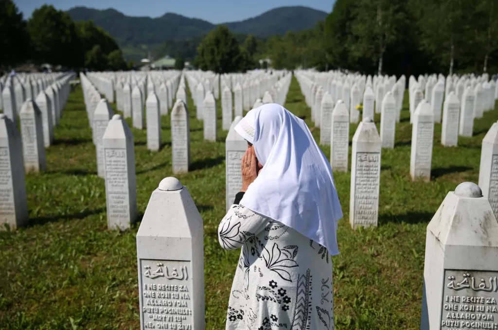 Srebrenica: toen de wereld zweeg, stierven 8.372 moslims