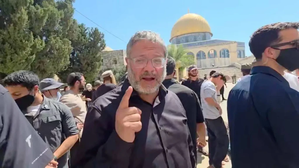 Ben-Gvir bidt met duizenden Israëliërs op Al-Aqsa-complex