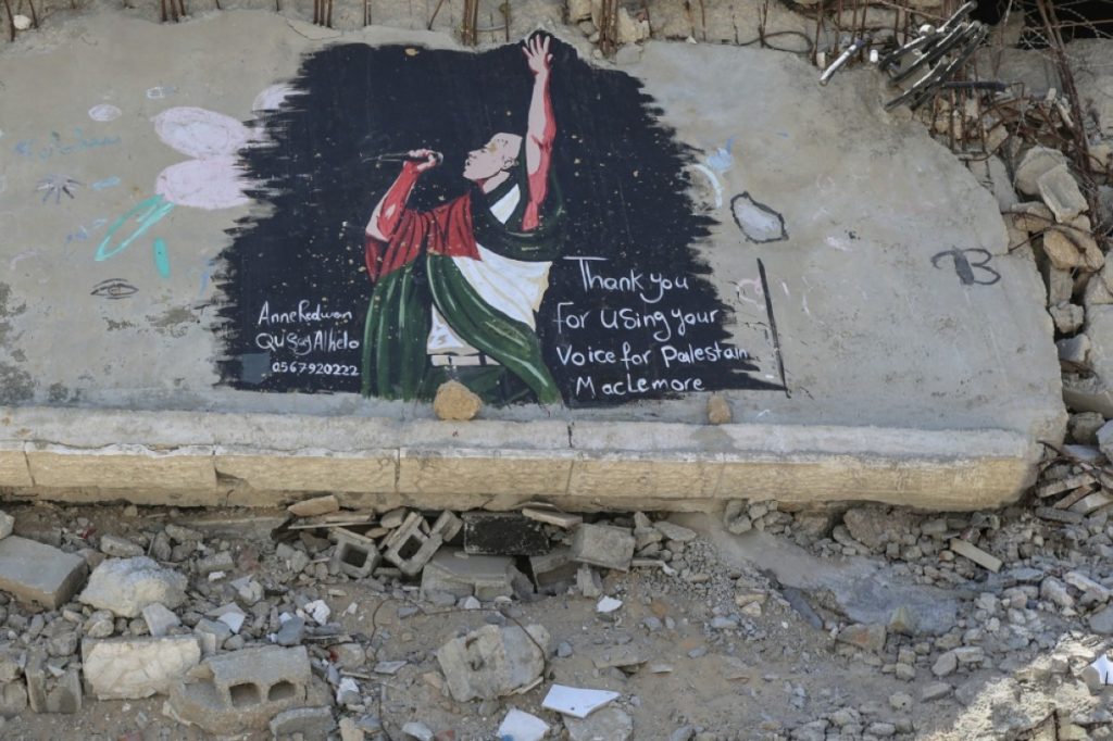 Gaza bedankt Macklemore tussen het puin